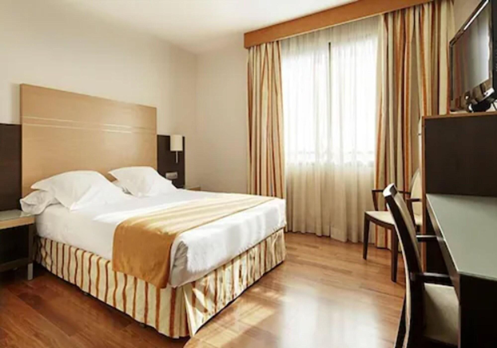 Hotel Blanca De Navarra Pamplona Ngoại thất bức ảnh
