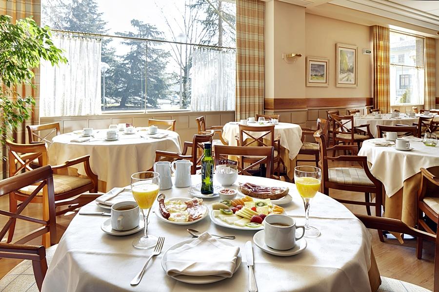 Hotel Blanca De Navarra Pamplona Ngoại thất bức ảnh