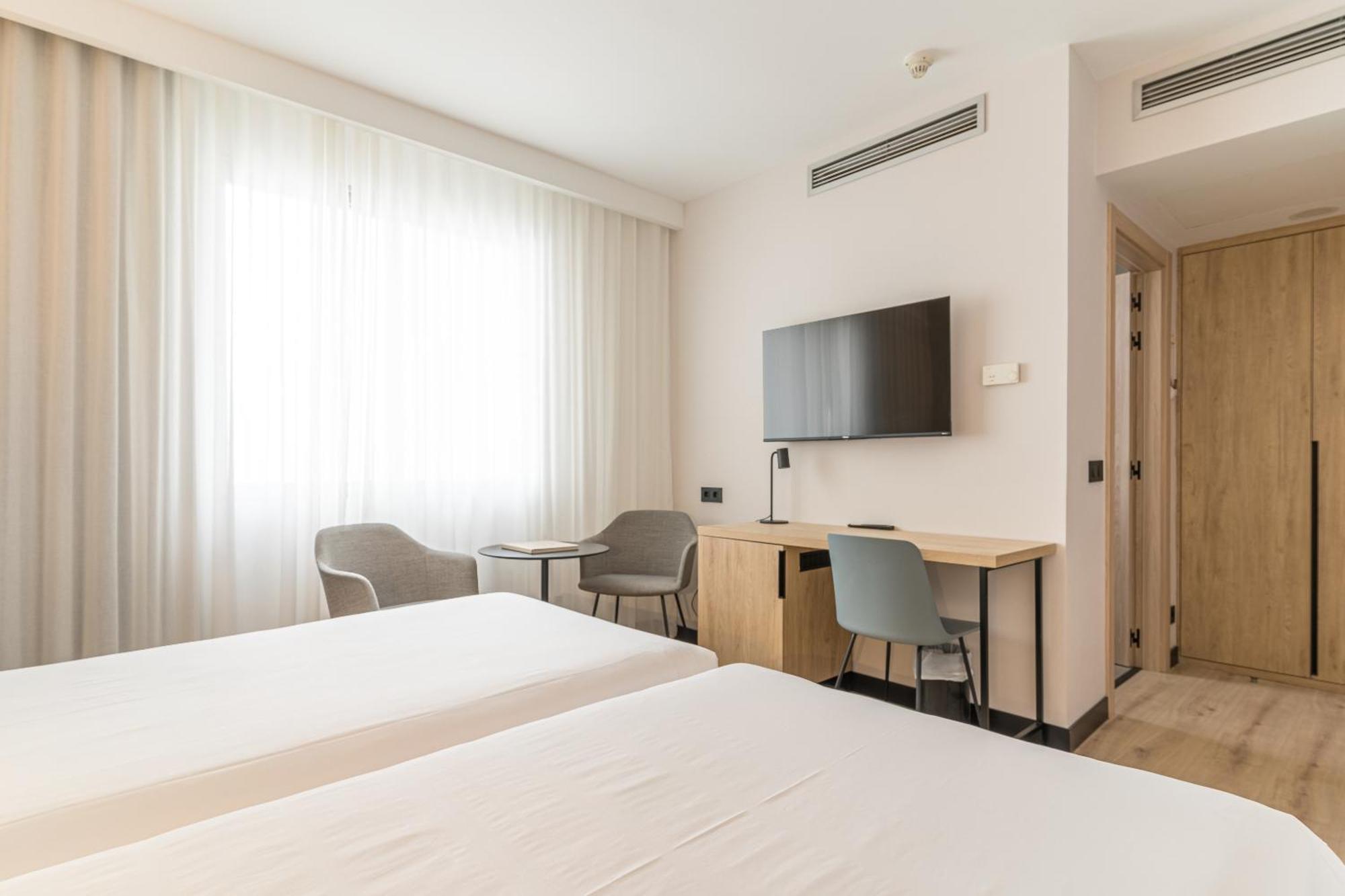 Hotel Blanca De Navarra Pamplona Ngoại thất bức ảnh