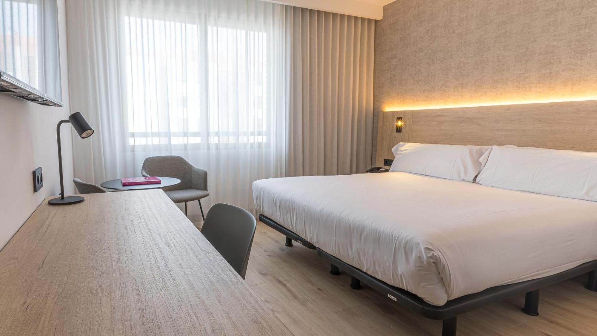 Hotel Blanca De Navarra Pamplona Ngoại thất bức ảnh