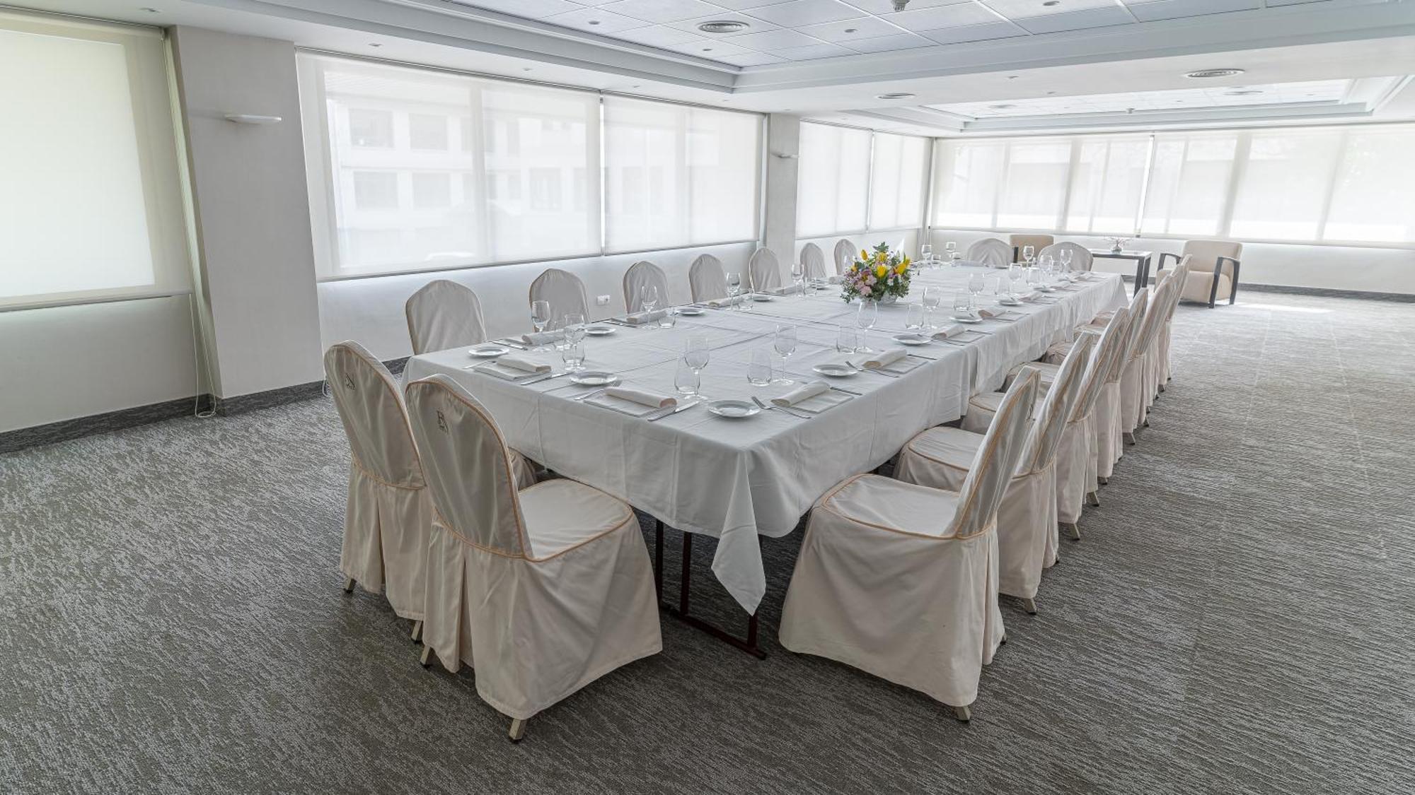 Hotel Blanca De Navarra Pamplona Ngoại thất bức ảnh